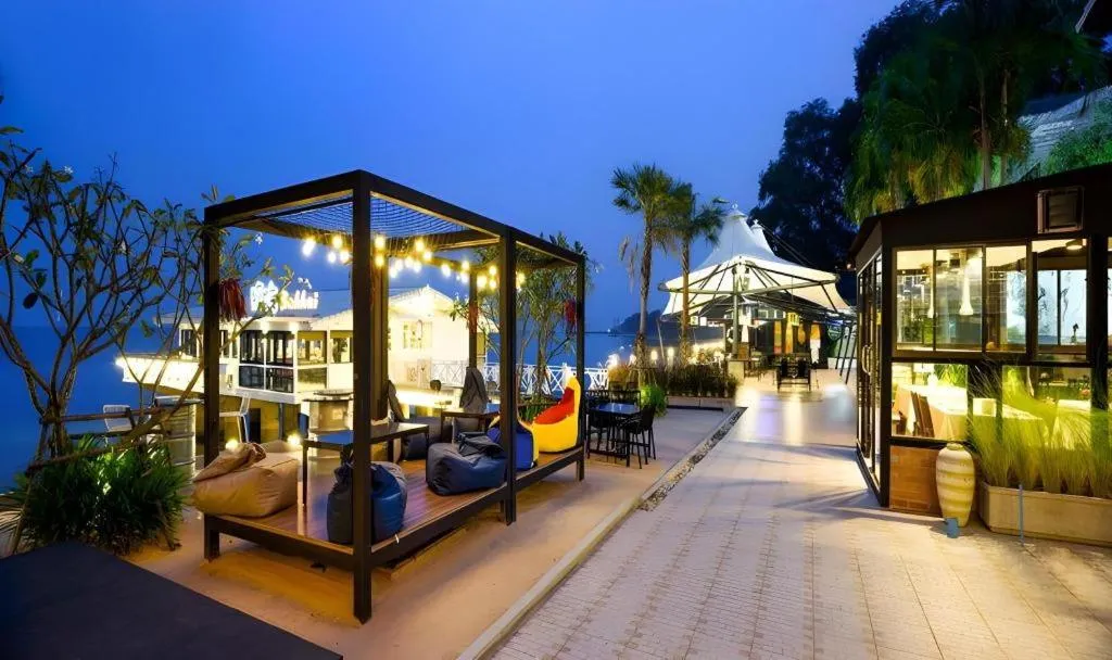 The Loft Seaside Sriracha Hotel