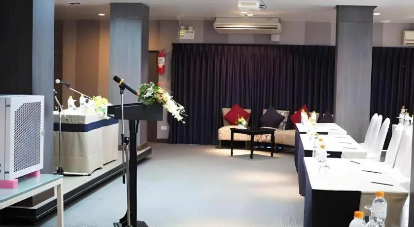 The Loft Seaside Sriracha Hotel