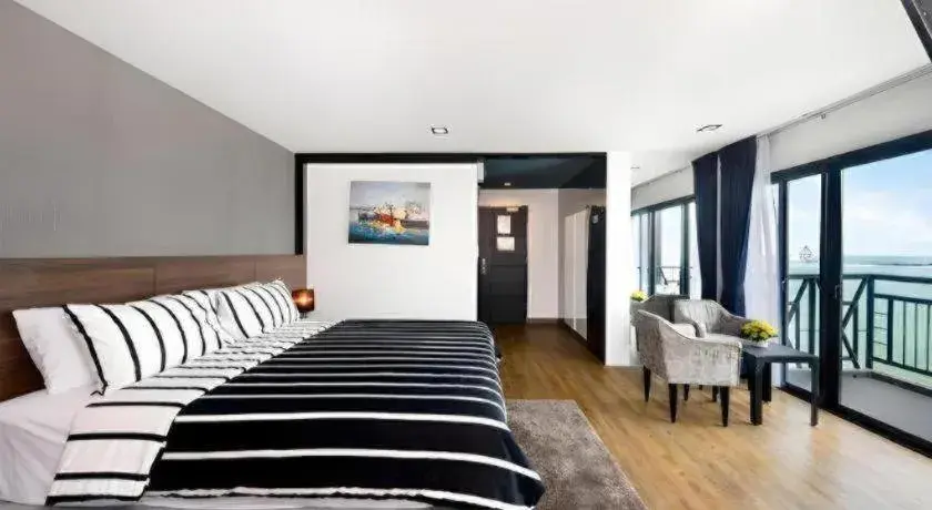 Bed in The Loft Seaside Sriracha Hotel Bed in The Loft Seaside Sriracha Hotel