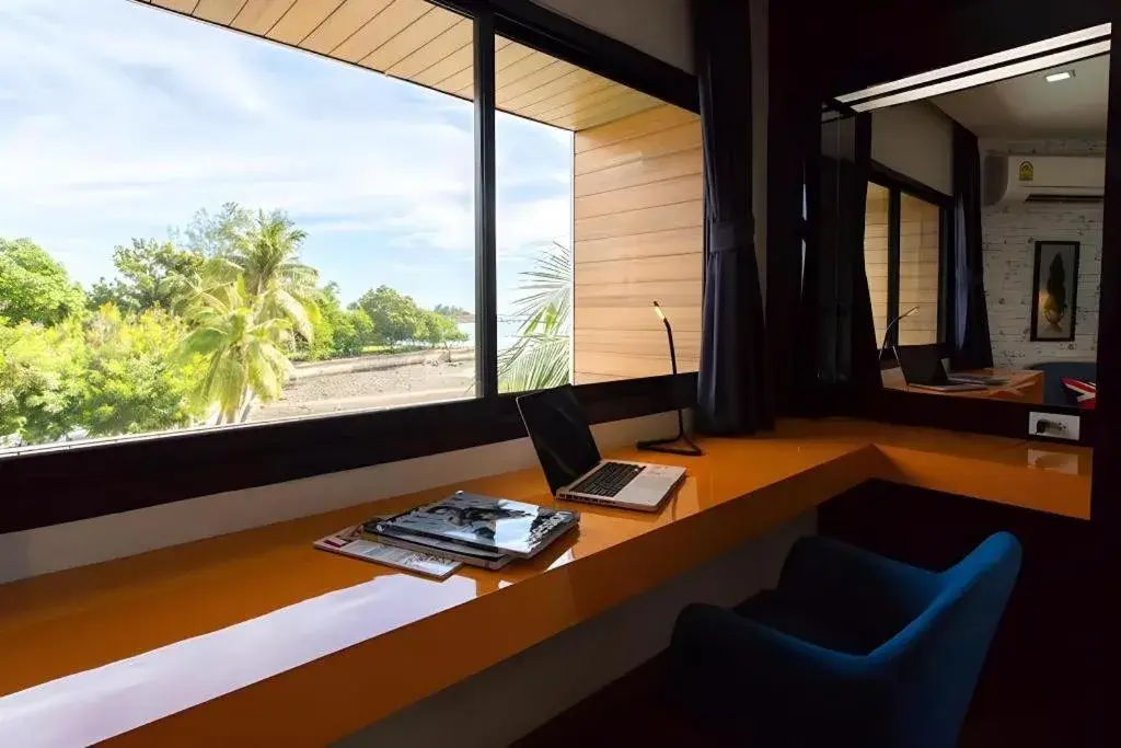 The Loft Seaside Sriracha Hotel The Loft Seaside Sriracha Hotel