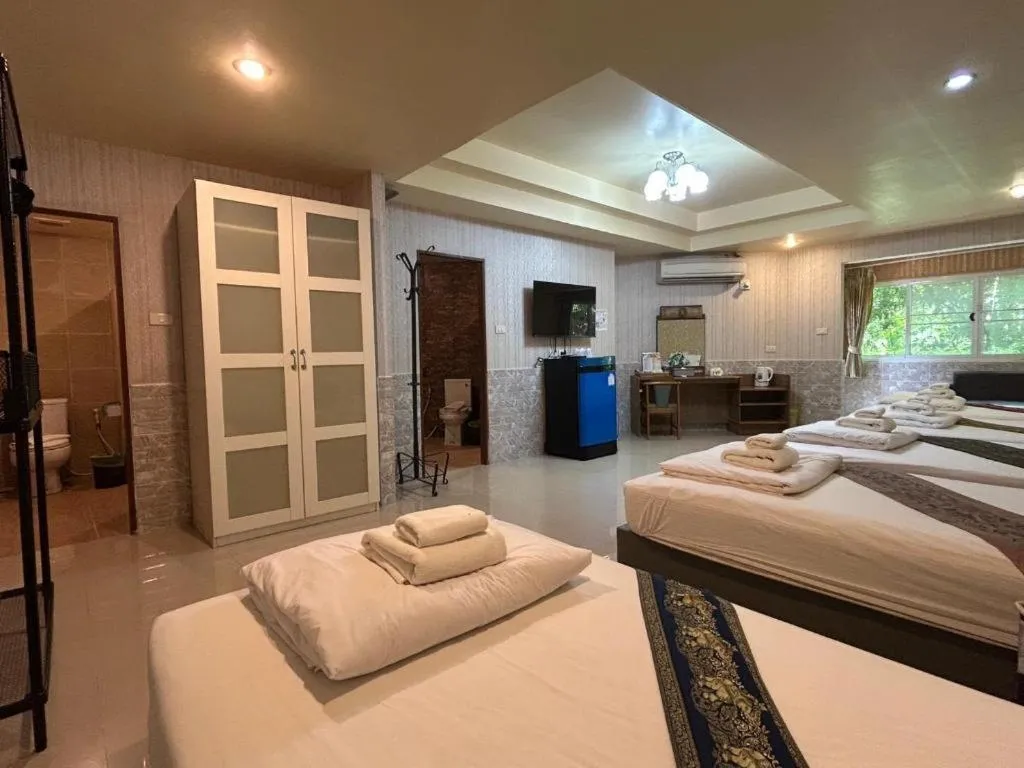 Bed in Khaoyai Kirithantip Resort