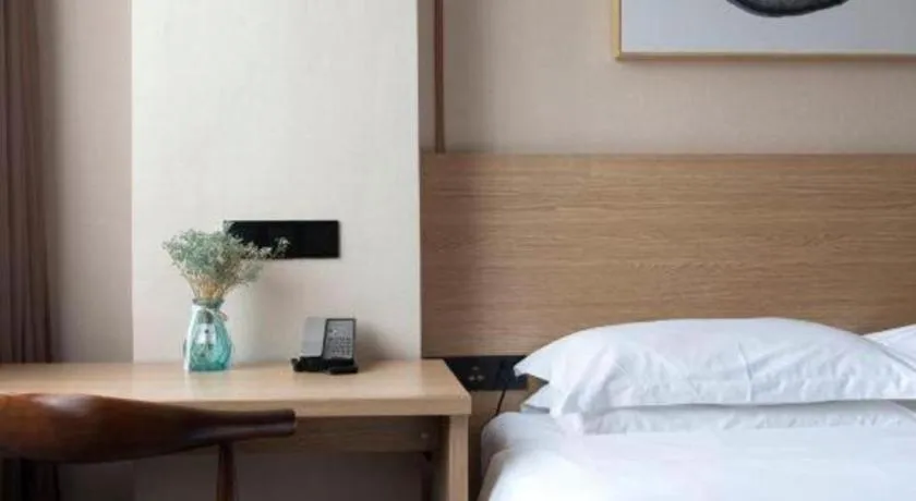 Bed in T Social Hotel Guangzhou Railway Station Branch