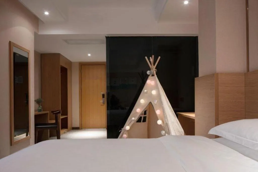 Bed in T Social Hotel Guangzhou Railway Station Branch