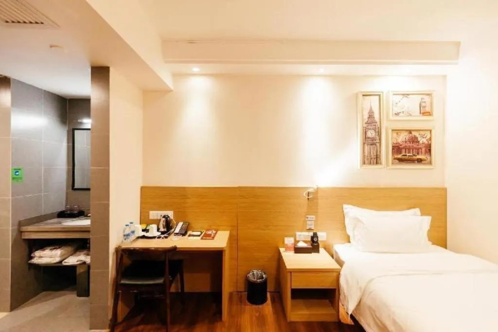 Bed in T Social Hotel Guangzhou Railway Station Branch