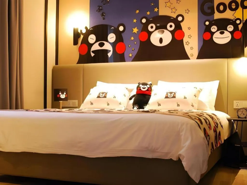 Bed in Magnotel Hotel Shanghai Jinjiang Park Branch