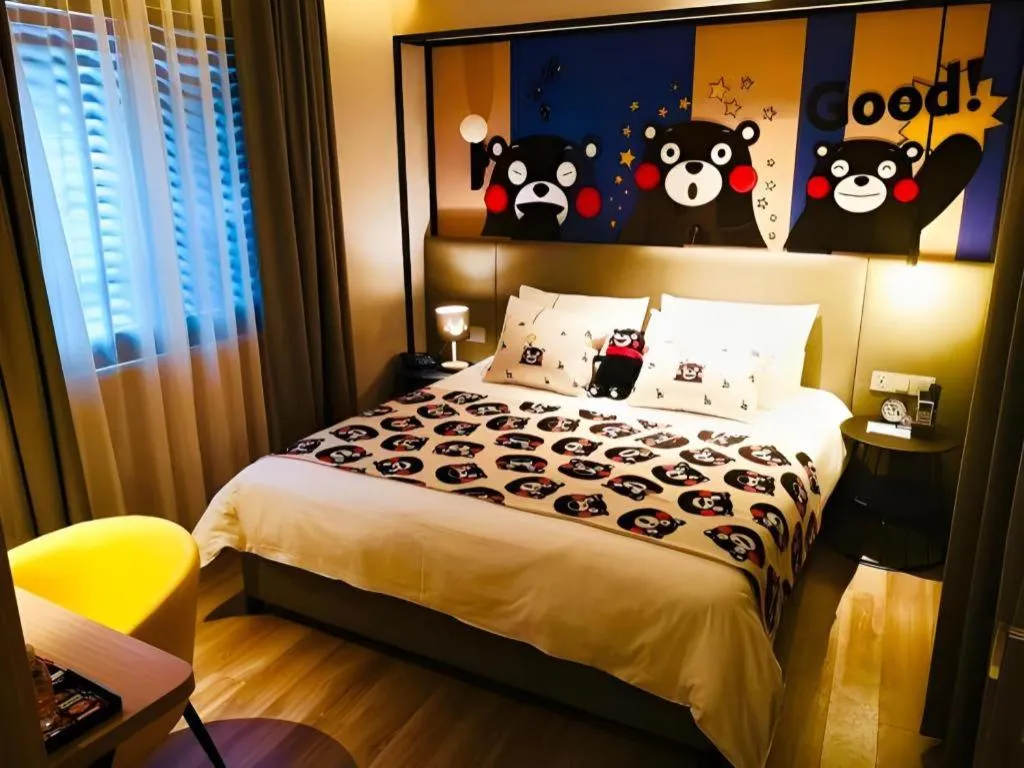 Bed in Magnotel Hotel Shanghai Jinjiang Park Branch