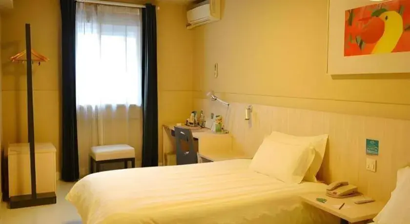 Bed in Jinjiang Inn Shanghai Tongji University Bed in Jinjiang Inn Shanghai Tongji University