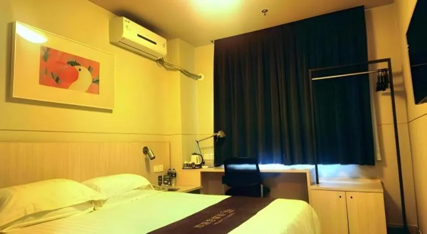 Bed in Jinjiang Inn Beijing Capital International Airport New Expo Metro Station