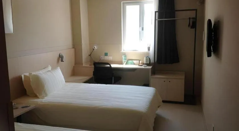 Bed in Jinjiang Inn Beijing Capital International Airport New Expo Metro Station