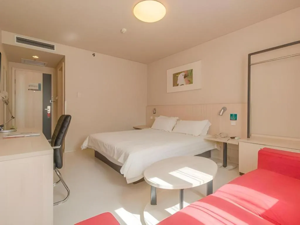 Bed in Jinjiang Inn Beijing Capital International Airport New Expo Metro Station