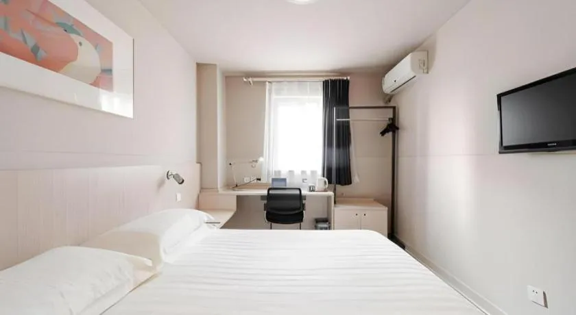 Bed in Jinjiang Inn Beijing Capital International Airport New Expo Metro Station