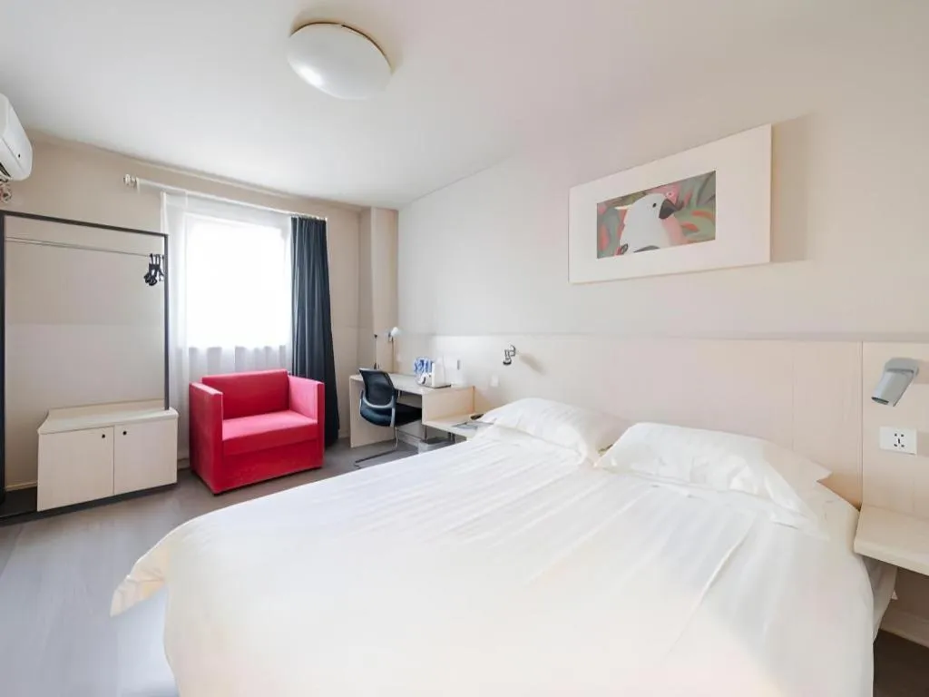 Bed in Jinjiang Inn Beijing Capital International Airport New Expo Metro Station