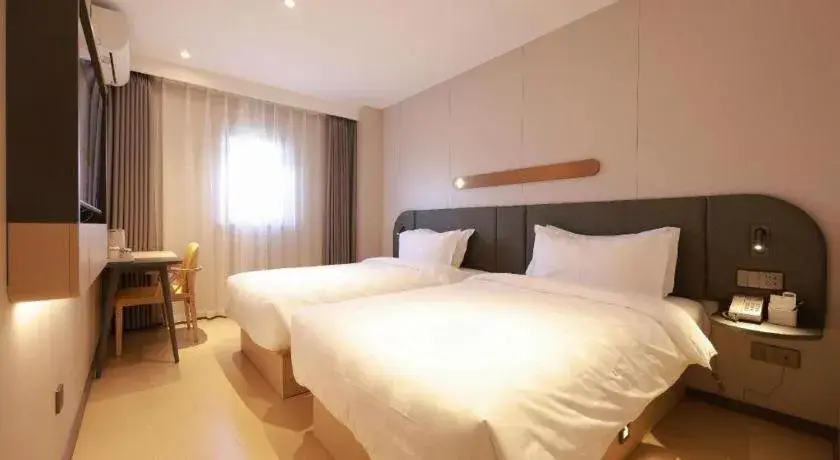 Bed in Jinjiang Inn Beijing Capital International Airport New Expo Metro Station Bed in Jinjiang Inn Beijing Capital International Airport New Expo Metro Station