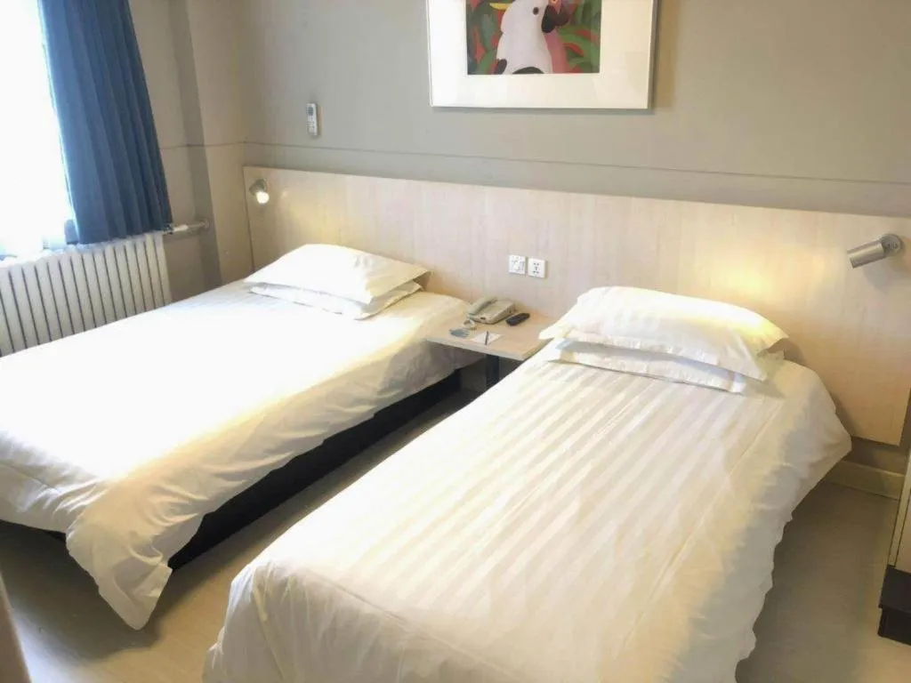 Bed in Jinjiang Inn Ulanqab Jining 1st Middle School