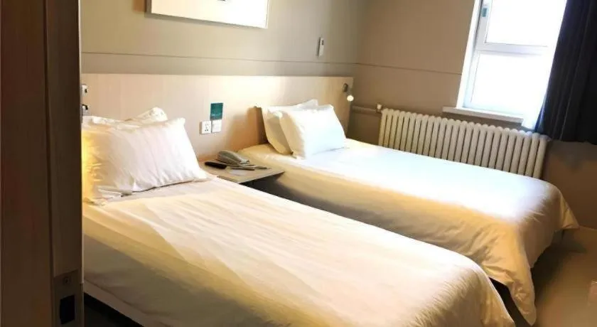 Bed in Jinjiang Inn Ulanqab Jining 1st Middle School