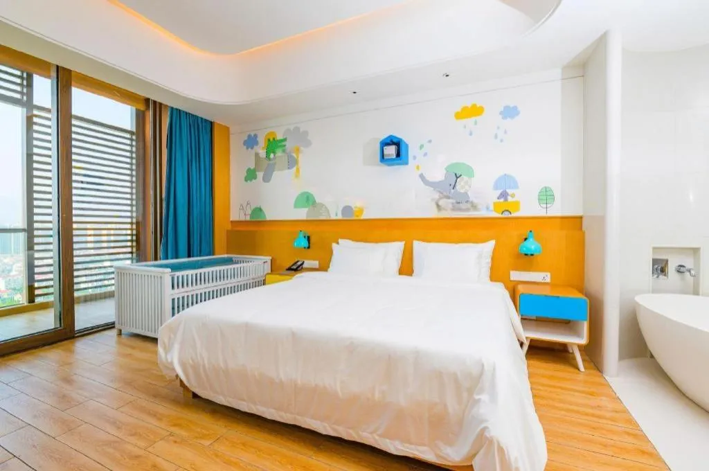 Bed in Mangrove Tree Resort World Qingdao