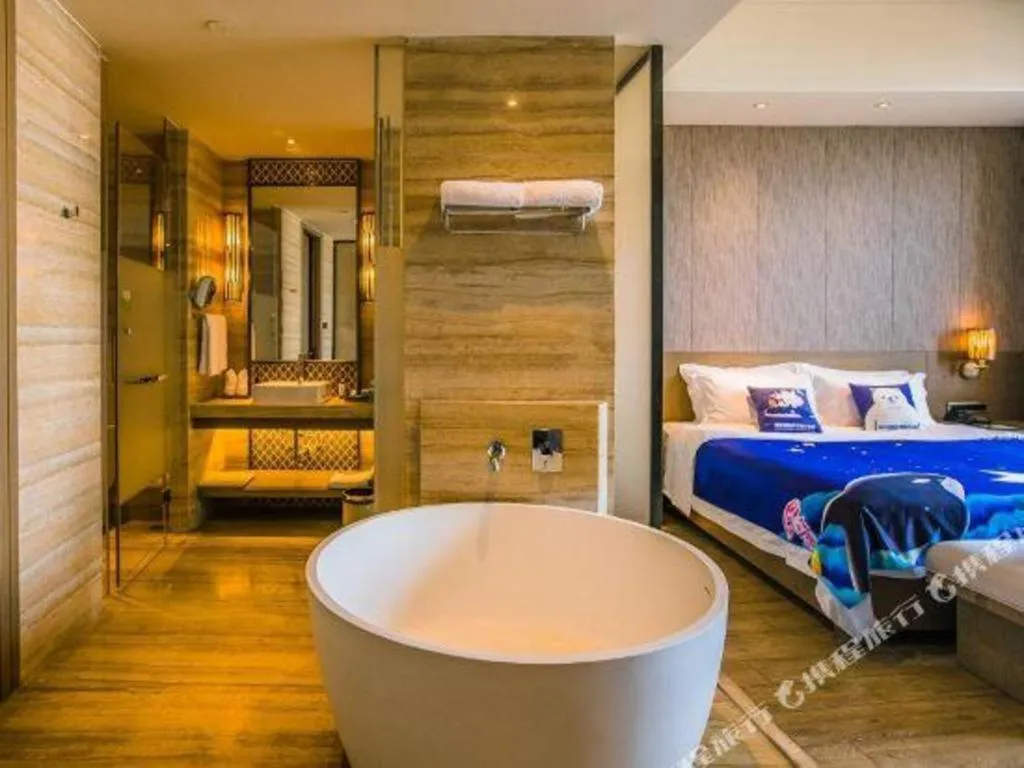 Bed in Mangrove Tree Resort World Qingdao