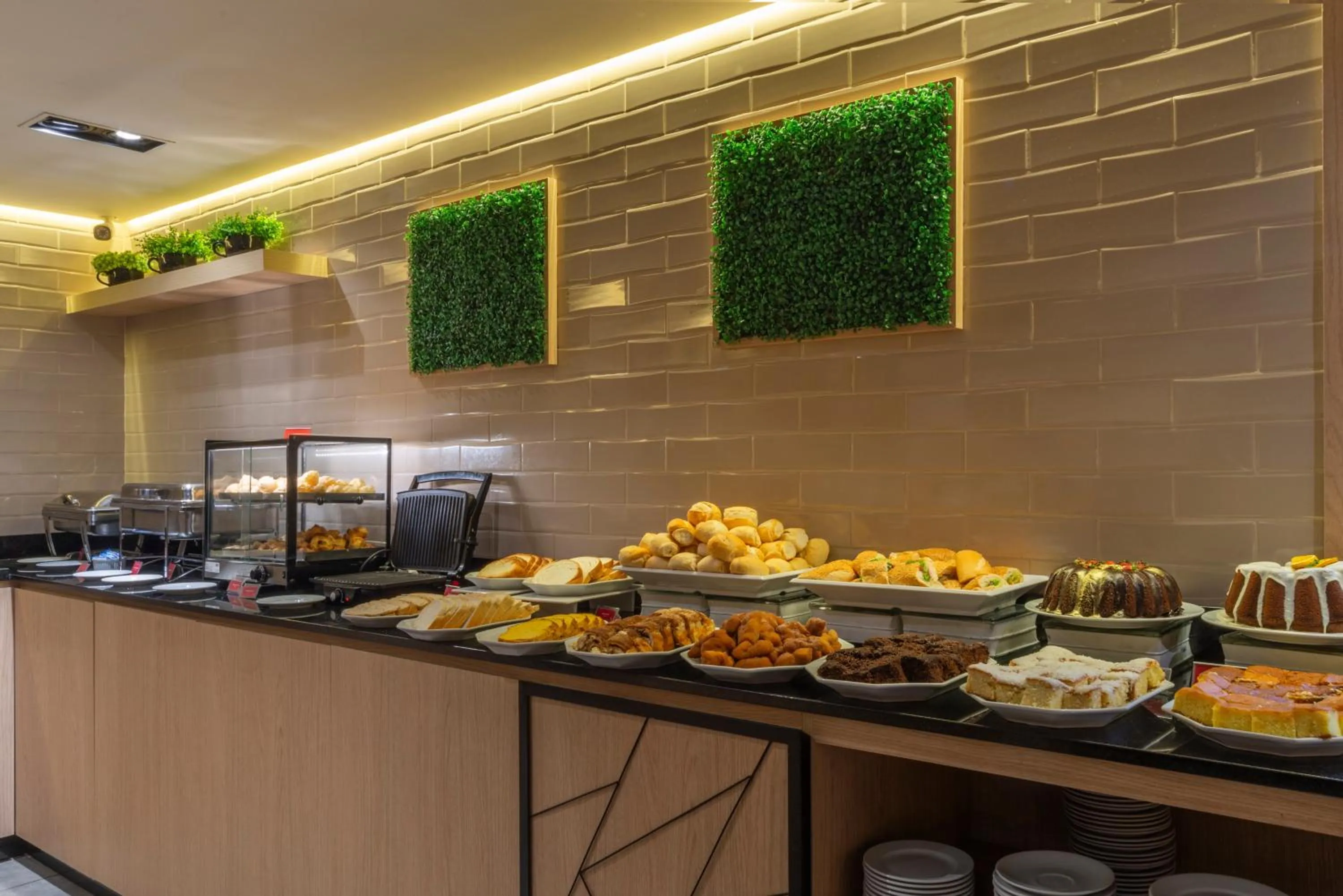 Breakfast in Hotel Laghetto Stilo Centro