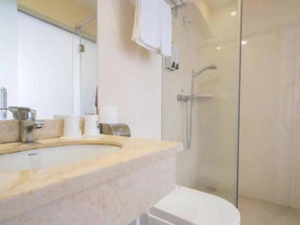 GreenTree Inn Shenzhen Guanggang Port Futian South Road Express Hotel