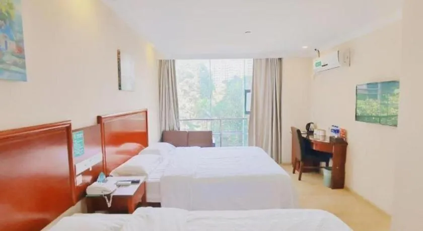 Bed in GreenTree Inn Shenzhen Guanggang Port Futian South Road Express Hotel