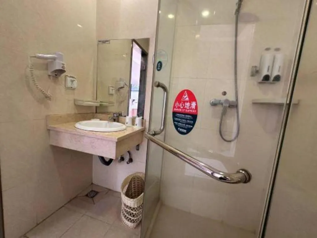 GreenTree Inn Shenzhen Guanggang Port Futian South Road Express Hotel