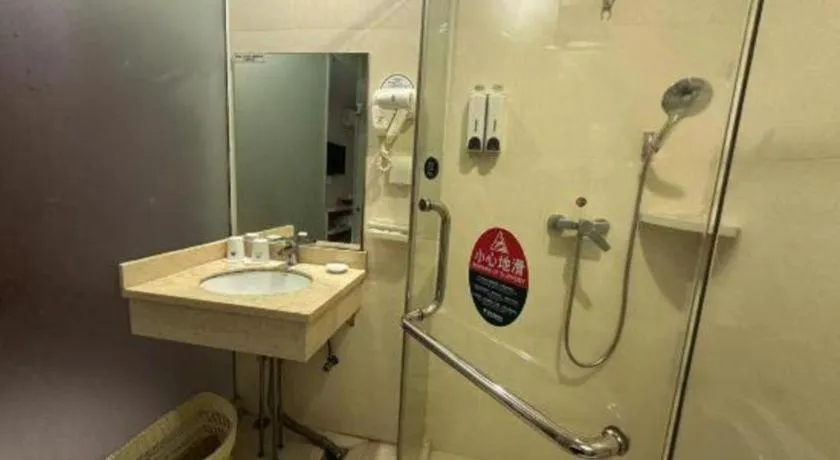 GreenTree Inn Shenzhen Guanggang Port Futian South Road Express Hotel