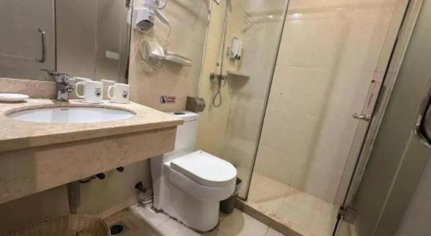 GreenTree Inn Shenzhen Guanggang Port Futian South Road Express Hotel