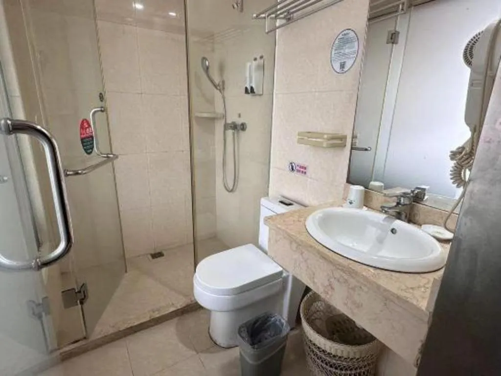 GreenTree Inn Shenzhen Guanggang Port Futian South Road Express Hotel