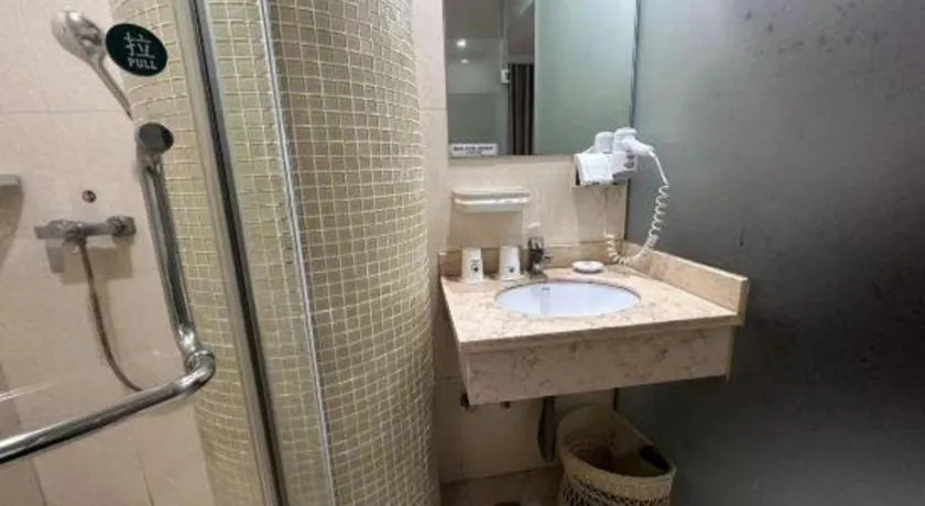 GreenTree Inn Shenzhen Guanggang Port Futian South Road Express Hotel