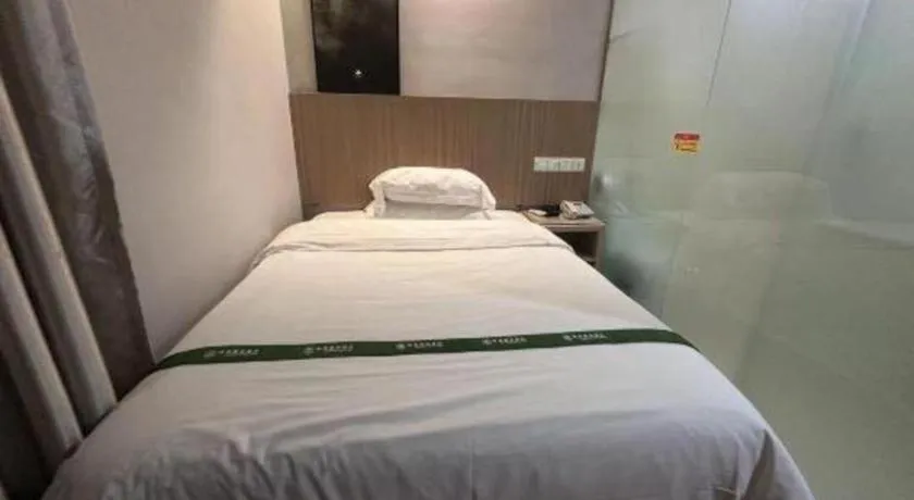 Bed in GreenTree Inn Shenzhen Guanggang Port Futian South Road Express Hotel