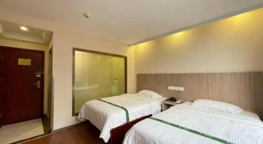 Bed in GreenTree Inn Shenzhen Guanggang Port Futian South Road Express Hotel