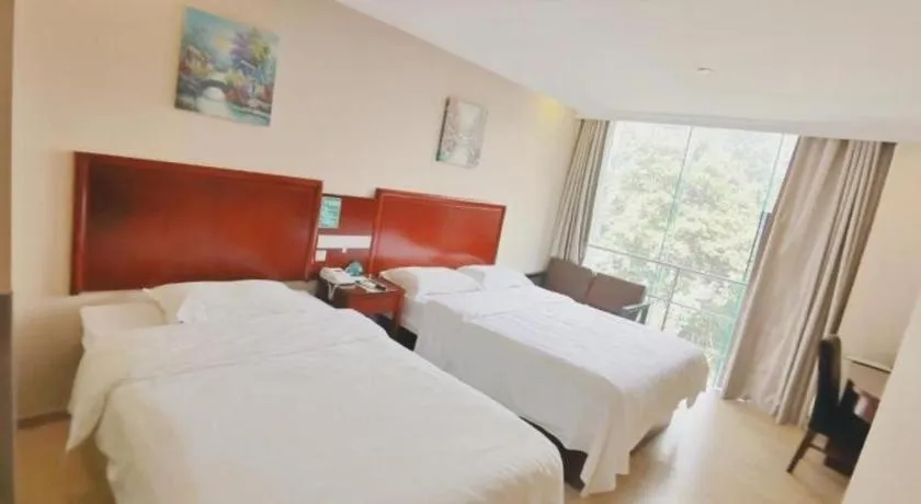 Bed in GreenTree Inn Shenzhen Guanggang Port Futian South Road Express Hotel