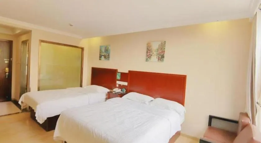 Bed in GreenTree Inn Shenzhen Guanggang Port Futian South Road Express Hotel