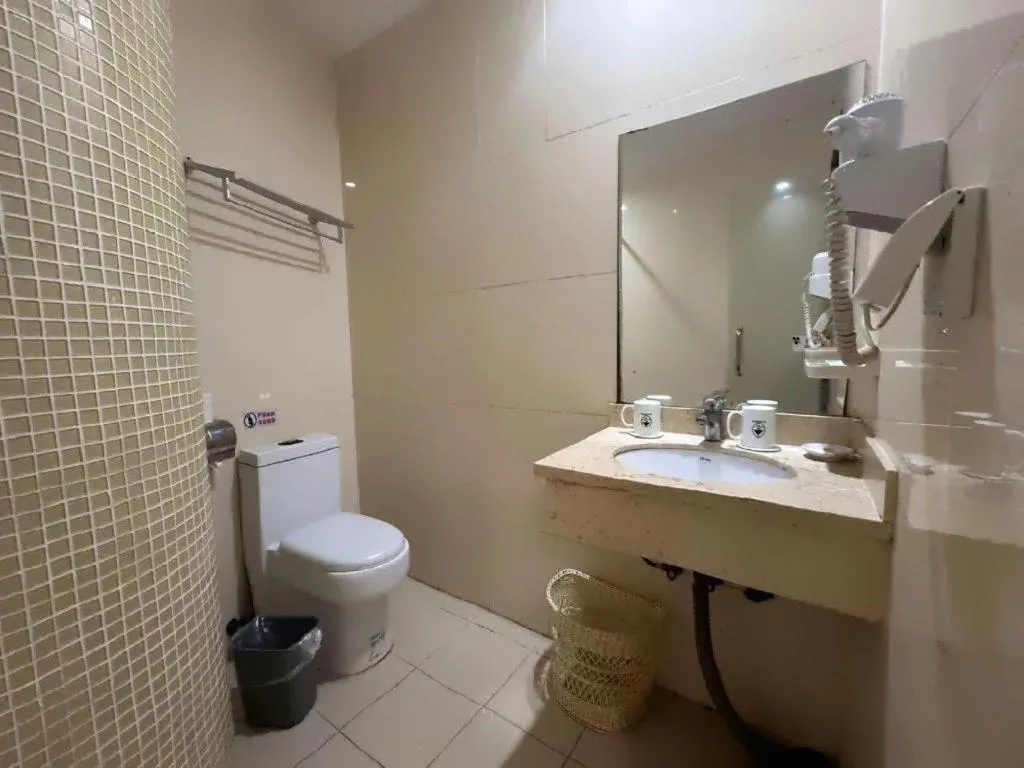 GreenTree Inn Shenzhen Guanggang Port Futian South Road Express Hotel