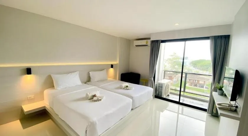 Bed in Le Park Hotel