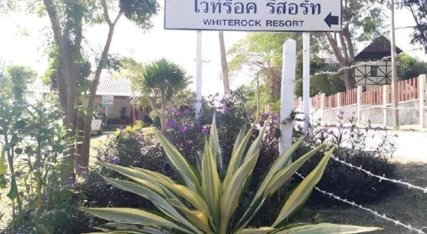White Rock Resort Pakchong