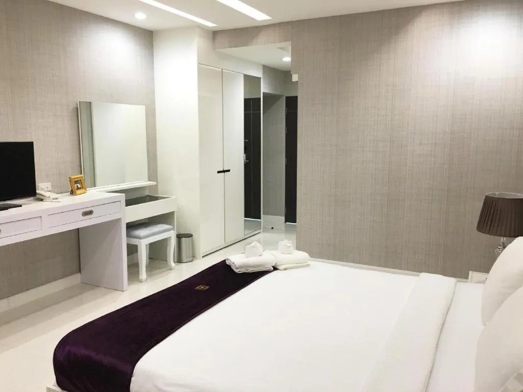 Bed in Phuglong Hotel