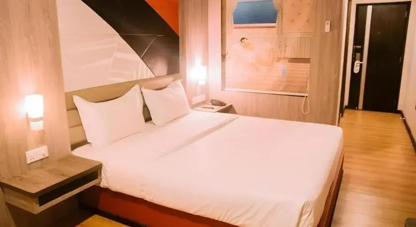 Bed in The Golden Bay Hotel Batam Bed in The Golden Bay Hotel Batam