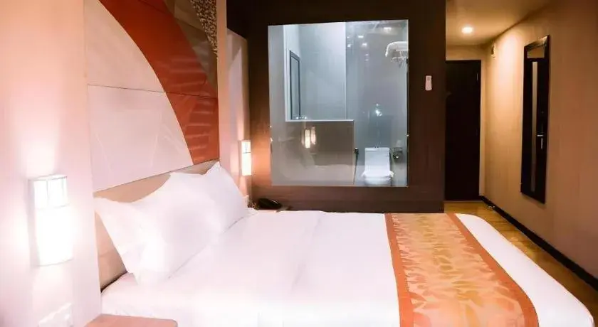Bed in The Golden Bay Hotel Batam Bed in The Golden Bay Hotel Batam