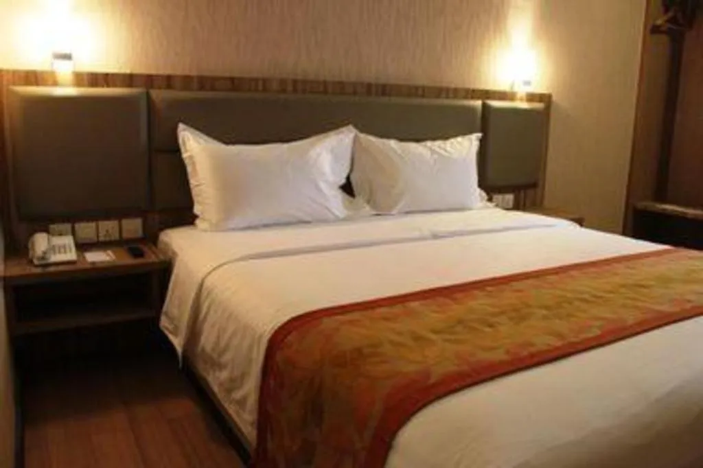Bed in The Golden Bay Hotel Batam