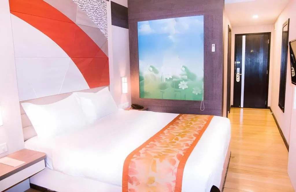 Bed in The Golden Bay Hotel Batam