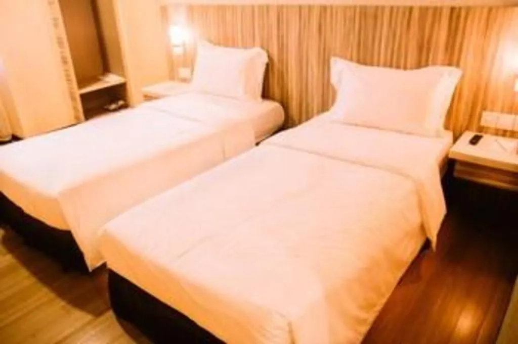 Bed in The Golden Bay Hotel Batam