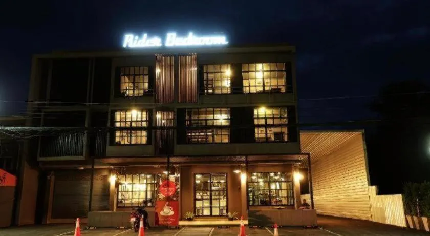 Rider bedroom hostel & cafe