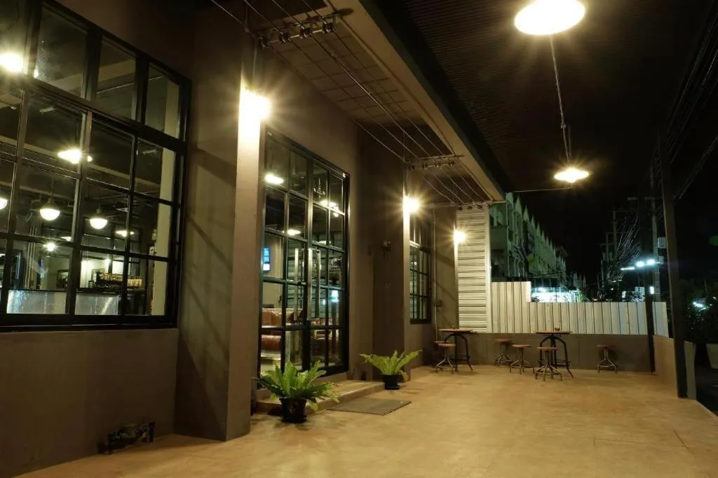 Rider bedroom hostel & cafe