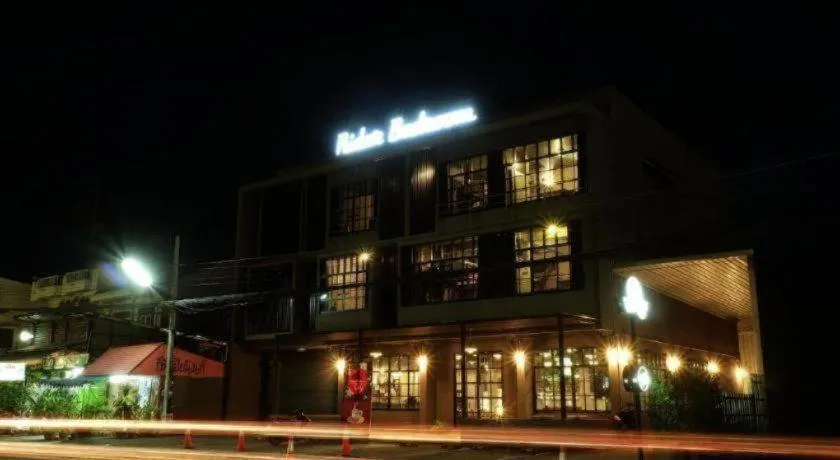 Rider bedroom hostel & cafe