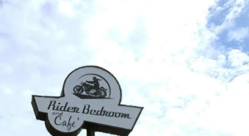 Rider bedroom hostel & cafe