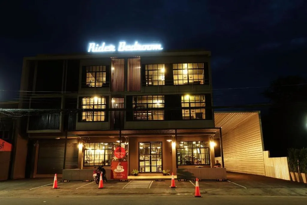 Rider bedroom hostel & cafe