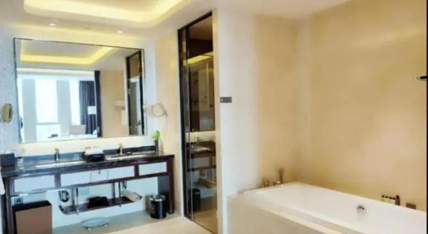 Bed in Beijing Grand Skylight International Hotel