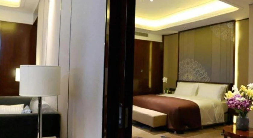 Bed in Beijing Grand Skylight International Hotel