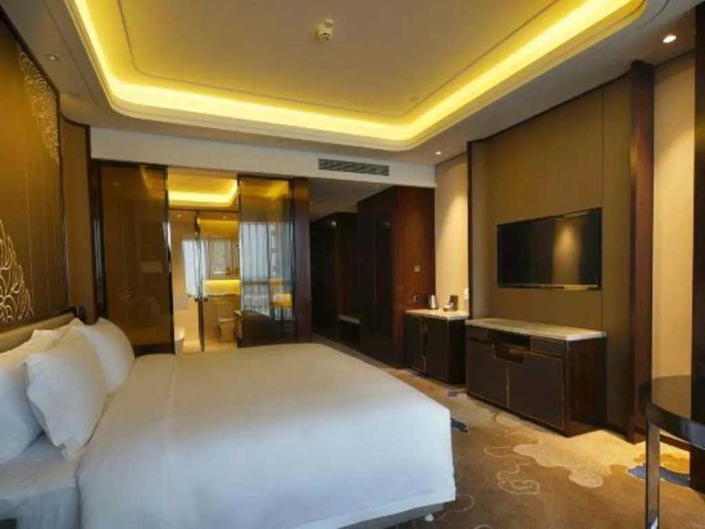 Bed in Beijing Grand Skylight International Hotel